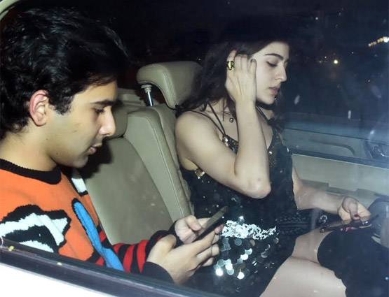 करीना कपूर की क्रिसमस पार्टी में सबसे स्टाइलिश दिखे सारा-इब्राहिम