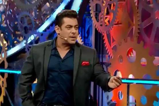 Bigg Boss: अर्शी खान पर फिर फूटा सलमान का गुस्सा, देखें तस्वीरें