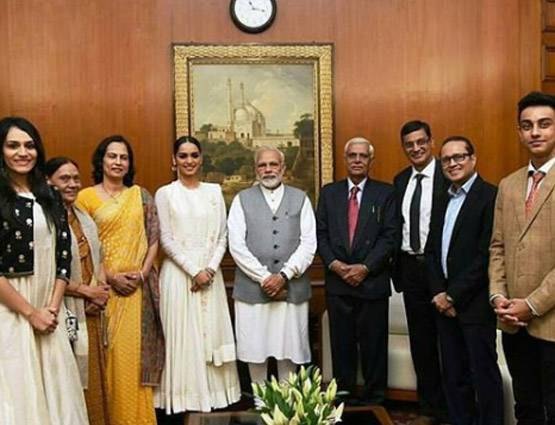 एक हाथ में किताब और दूसरे में ब्रेकफास्ट, ऐसी है मेडिकल स्टूडेंट लाइफ