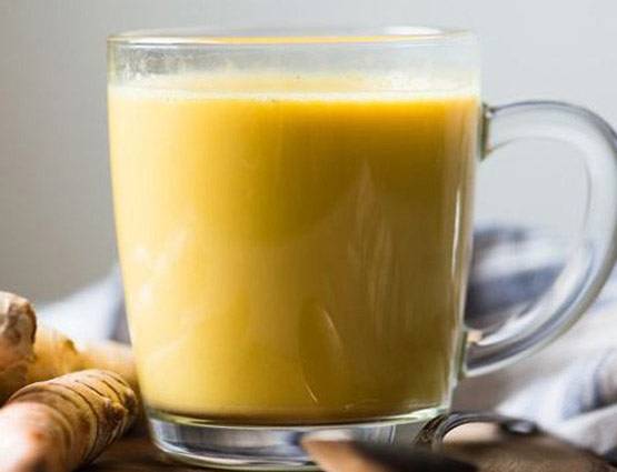 फिटनेस और अच्छी नींद के लिए रोजाना पिएं हल्दी वाला दूध