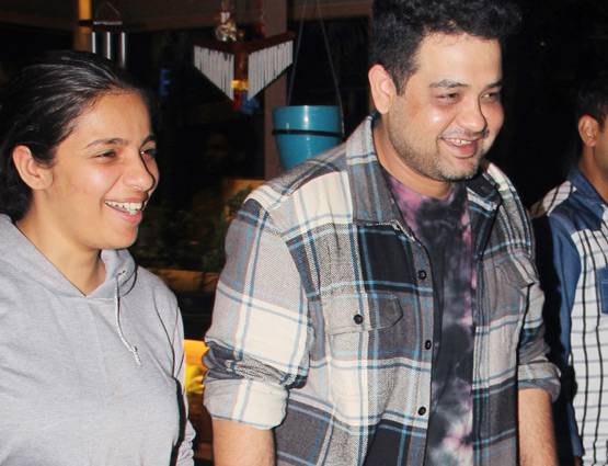 PHOTOS: मुंबई लौटा अनुष्का का परिवार, लेकिन कहां हैं VIRUSHKA