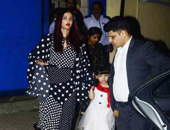 बेटी के Annual Day पर साथ दिखे ऐश-अभि, जया भी आईं नजर