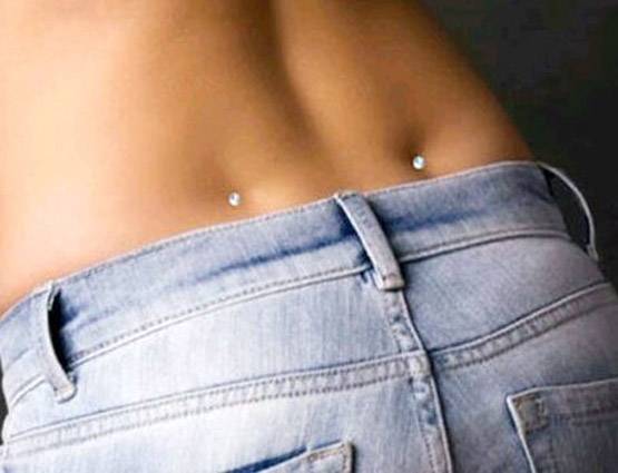 कमर पर डिंपल है तो आप सच में किस्मत वाले हैं!