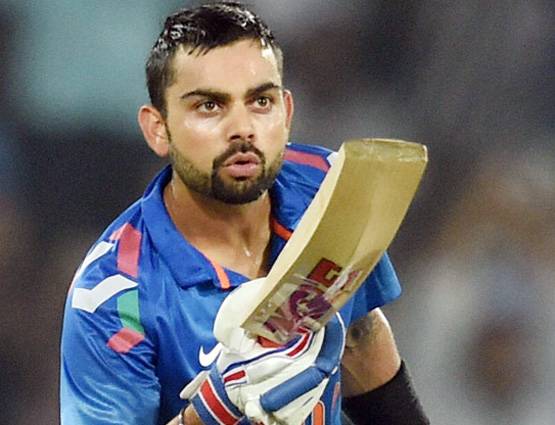 जब क्रिकेट के मैदान में विराट के लिए दिखा अनुष्का का ऐसा प्यार