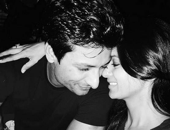 सोशल मीडिया पर पति के साथ टीवी एक्ट्रेस की रोमांटिक तस्वीरें VIRAL