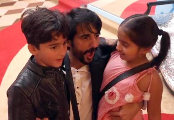 Bigg Boss के इस सरप्राइज से इमोशनल हुए हितेन, PHOTOS