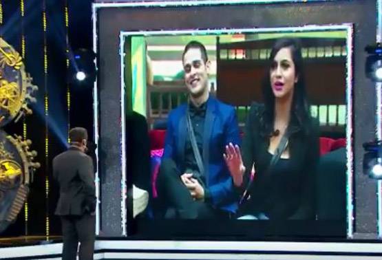 Bigg Boss: अर्शी खान पर फिर फूटा सलमान का गुस्सा, देखें तस्वीरें