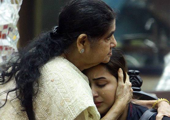 बिग बॉस में हितेन की पत्नी ने हिना खान को जमकर फटकारा