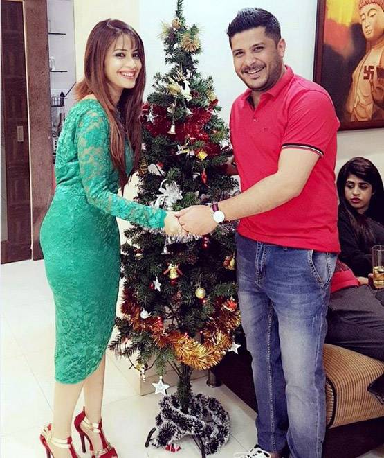 दिव्यांका त्रिपाठी ने ऐसे मनाया क्रिसमस, दूसरे सिलेब्स ने भी की पार्टी