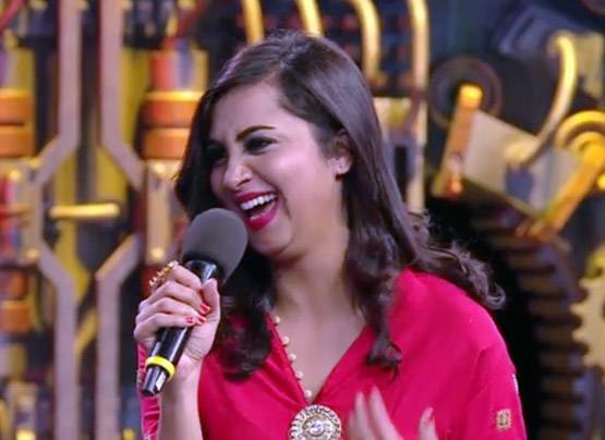 BIGG BOSS: बेघर होने पर अर्शी ने कहा- सलमान भी इससे शॉक्ड हैं