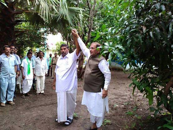 गुमनामी में रहकर भी स्टार बना ये नेता, नई पार्टी बनाकर भी जीता