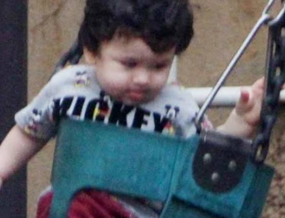 B'DAY से पहले पार्क में झूले पर खेलते दिखे तैमूर, तस्वीरें VIRAL