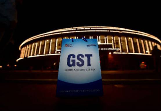 किराना स्टोर से खरीदें सामान, तो दुकानदार को अलग से न दें GST