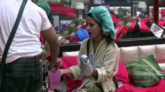 BIGG BOSS पहुंची शिल्पा की मां, कहा- मेरी बेटी को गालियां मत दो