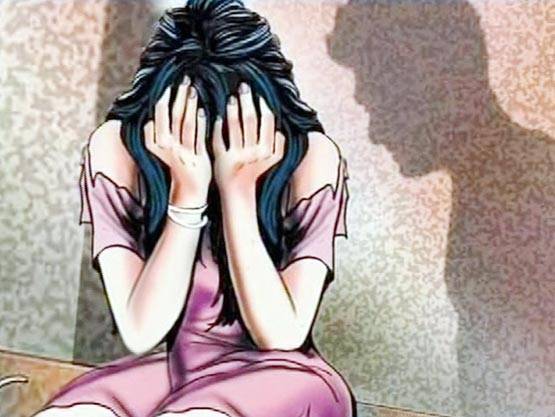 बच्चे सो रहे थे, नशे में बेसुध थी महिला, पति ने किया रेप