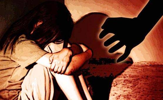 बच्चे सो रहे थे, नशे में बेसुध थी महिला, पति ने किया रेप