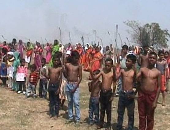 राजनीति चमकाने के लिए महिलाओं की निर्वस्त्र फोटो कर दी वायरल