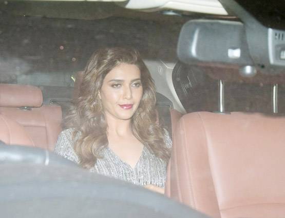 धोनी से लेकर बॉबी देओल तक ये सितारे पहुंचे सलमान के बर्थडे में