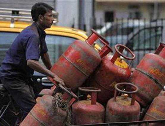 LPG गैस कनेक्शन को आधार से लिंक करना है जरूरी, ऐसे करें