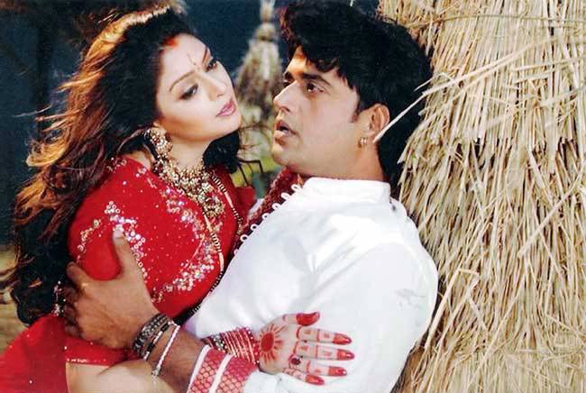 भोजपुरी हीरोइनों की बॉडी पर मजाक, कहा- रोज देते हैं 1 लीटर दूध