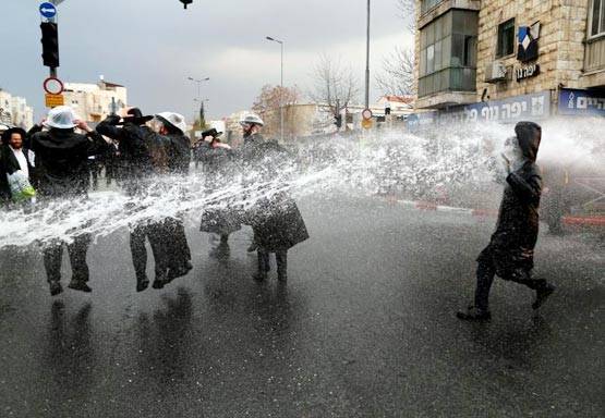 इस साल इन धार्मिक तस्वीरों ने सबको झकझोरा