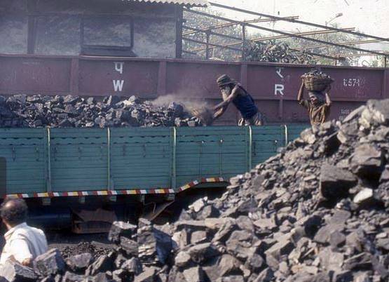 1.86 लाख करोड़ का कोयला घोटाला: मनमोहन से हुई थी पूछताछ