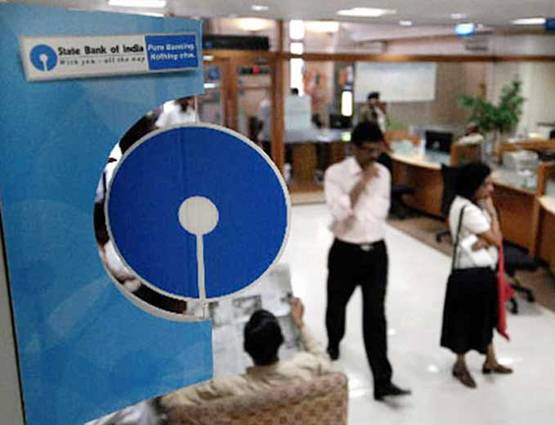 डेबिट कार्ड पर मिनटों में लग जाएगी आपकी फोटो, SBI की नई सुविधा