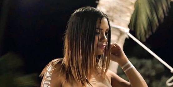 जानें कितनी देर तक बेडरूम में 'प्यार' पाना चाहती हैं औरतें...