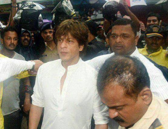 PHOTOS: शशि कपूर के अंतिम दर्शन को पहुंचे ये बॉलीवुड सितारे