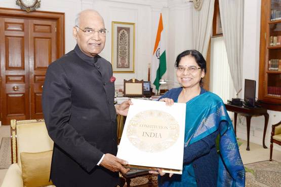 जानें- कौन हैं पहली महिला लोकसभा महासचिव स्नेहलता श्रीवास्तव