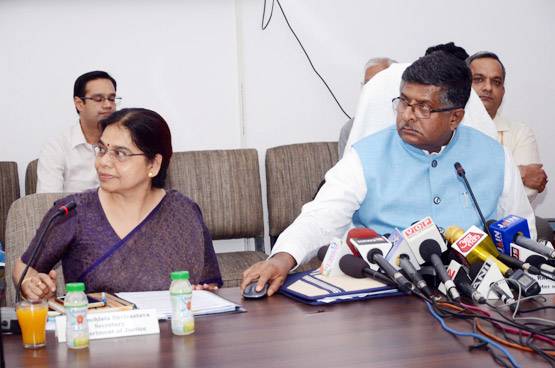 जानें- कौन हैं पहली महिला लोकसभा महासचिव स्नेहलता श्रीवास्तव