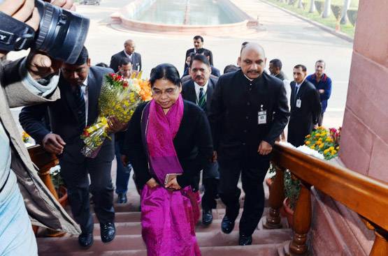 जानें- कौन हैं पहली महिला लोकसभा महासचिव स्नेहलता श्रीवास्तव