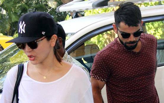 10 PHOTOS: इतना गहरा है विराट के साथ अनुष्का का प्यार