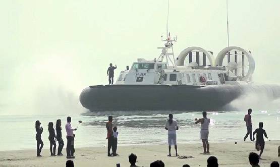 मकर संक्रांति: गंगासागर में नहाने पहुंचे लाखों श्रद्धालु, देखें PHOTOS