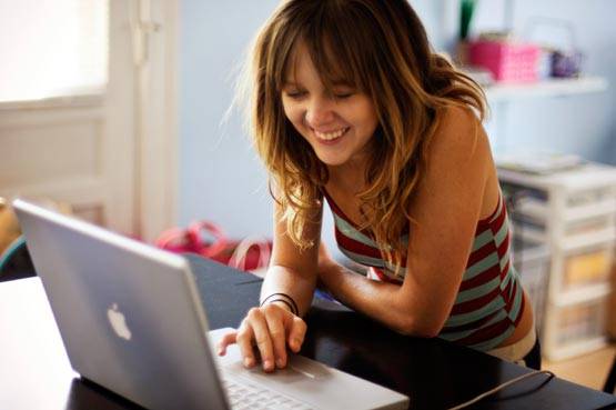 अकेले में लड़कियां करती हैं ये काम!