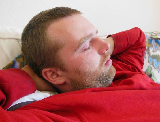 हैरान करने वाले हैं बिना कपड़ों के सोने के फायदे