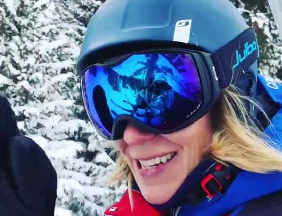 7200 फीट ऊंचाई, -13 डिग्री तापमान, नए साल पर किनके संग थीं सुजैन