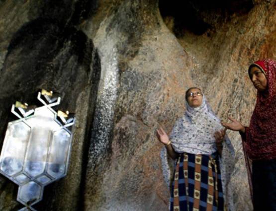 देखें: अपने ही मुल्क ईरान से कैसे बेदखल हुए पारसी!