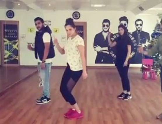 सानिया मिर्जा का 'स्वैग' डांस वायरल, ऐसे मनाया नए साल का जश्न