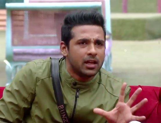 BIGG BOSS: टास्क में लव-पुनीश ने हिना खान को घेरा, रो पड़ीं