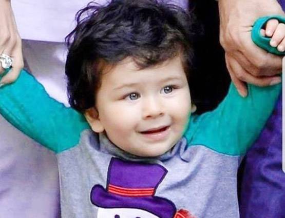 मम्मी करीना के साथ फ्रेंड की बर्थडे पार्टी में पहुंचे तैमूर, देखें PHOTOS