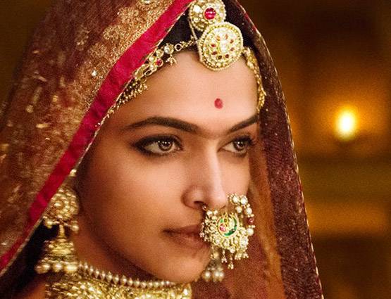 करोड़ों में हैं दीपिका के फैन, नाक काटने के लिए रखा गया था इनाम