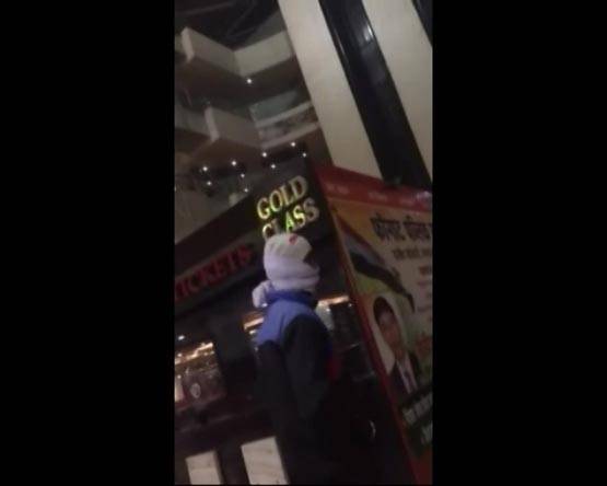 'पद्मावत' के विरोध में फूंक दिया मॉल, वायरल हो रहा है वीडियो