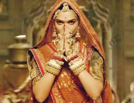 पद्मावत में दीपिका का शाही लुक, 20 किलो के जेवर-4kg का दुपट्टा