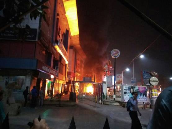 पद्मावत पर बवाल, अहमदाबाद में मॉल-सिनेमाघर में आगजनी