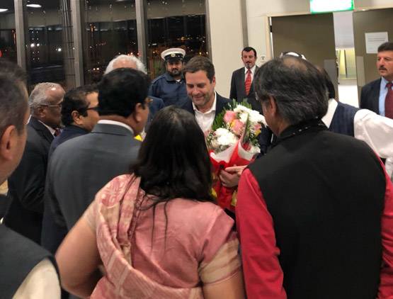 फिर सूट-बूट में दिखे राहुल गांधी, ये लुक भी हो चुके हैं VIRAL