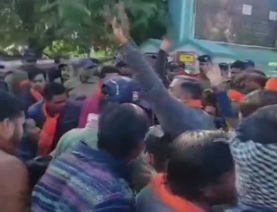 पद्मावत पर बवाल से कई इलाकों में कर्फ्यू जैसा माहौल, डरे हुए हैं लोग