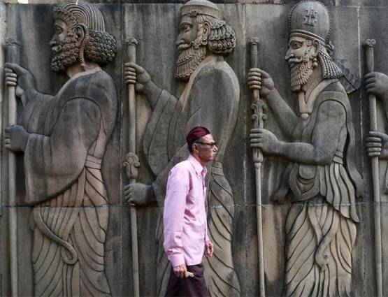 देखें: अपने ही मुल्क ईरान से कैसे बेदखल हुए पारसी!