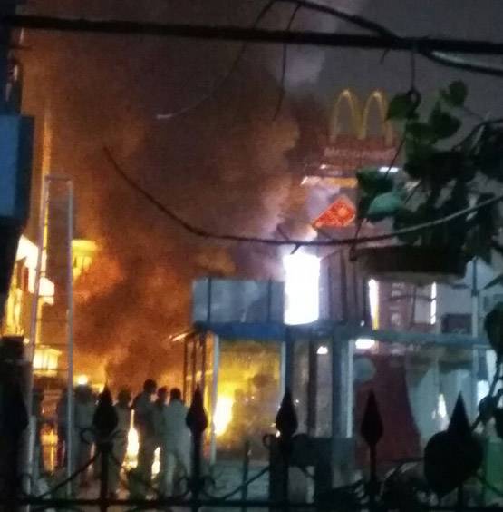 पद्मावत पर बवाल, अहमदाबाद में मॉल-सिनेमाघर में आगजनी