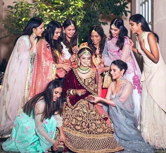 फ्रेंड की शादी में छाया आलिया का खूबसूरत लुक, तस्वीरें वायरल